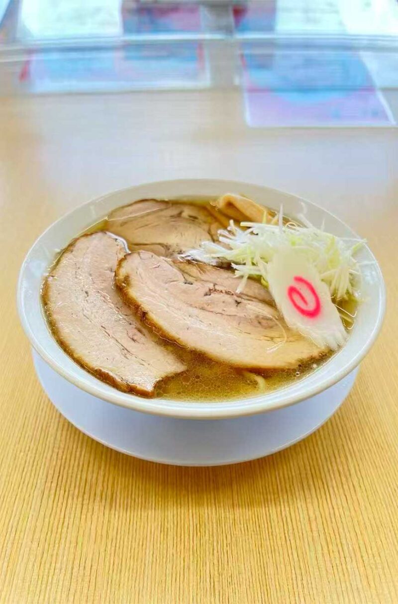 和龍の佐野らーめんは、麺が主役のラーメンです。
